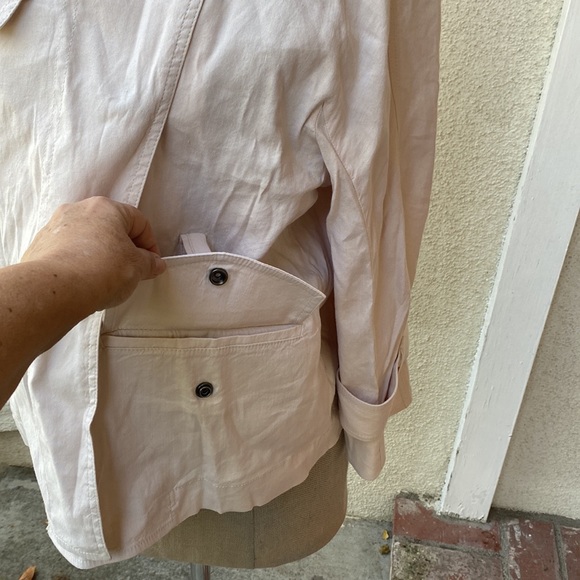 Vince linen blended gorgeous blazer/jacket with great pockets. Beautiful. - Picture 15 of 15